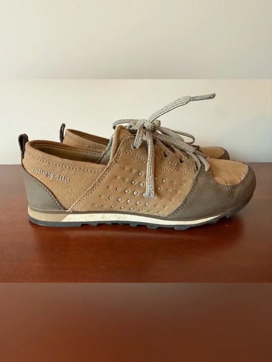 Women’s Patagonia Canvas and Suede Lace-Up Shoes - Taupe/ size 7 - Picture 1 of 7